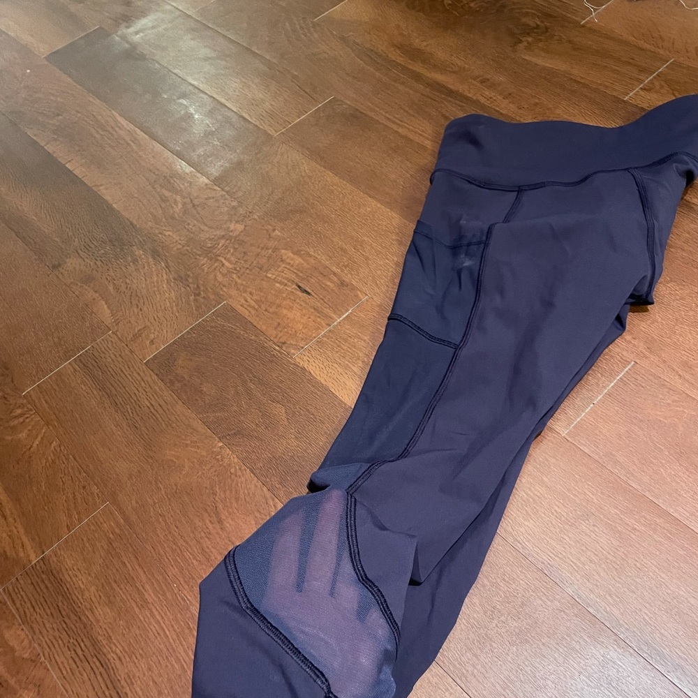 Lululemon leggings size 4